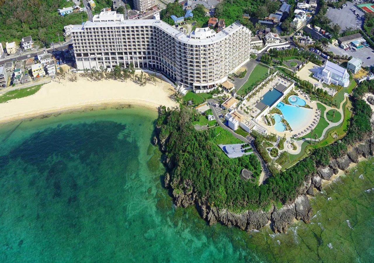 Hotel Monterey Okinawa Spa & Resort Onna Eksteriør billede Aerial view