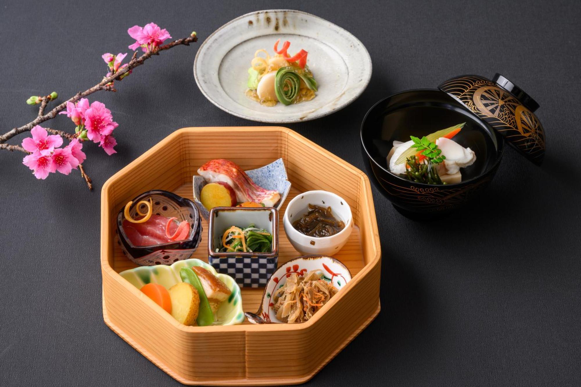 Hotel Monterey Okinawa Spa & Resort Onna Eksteriør billede Shōkadō bentō