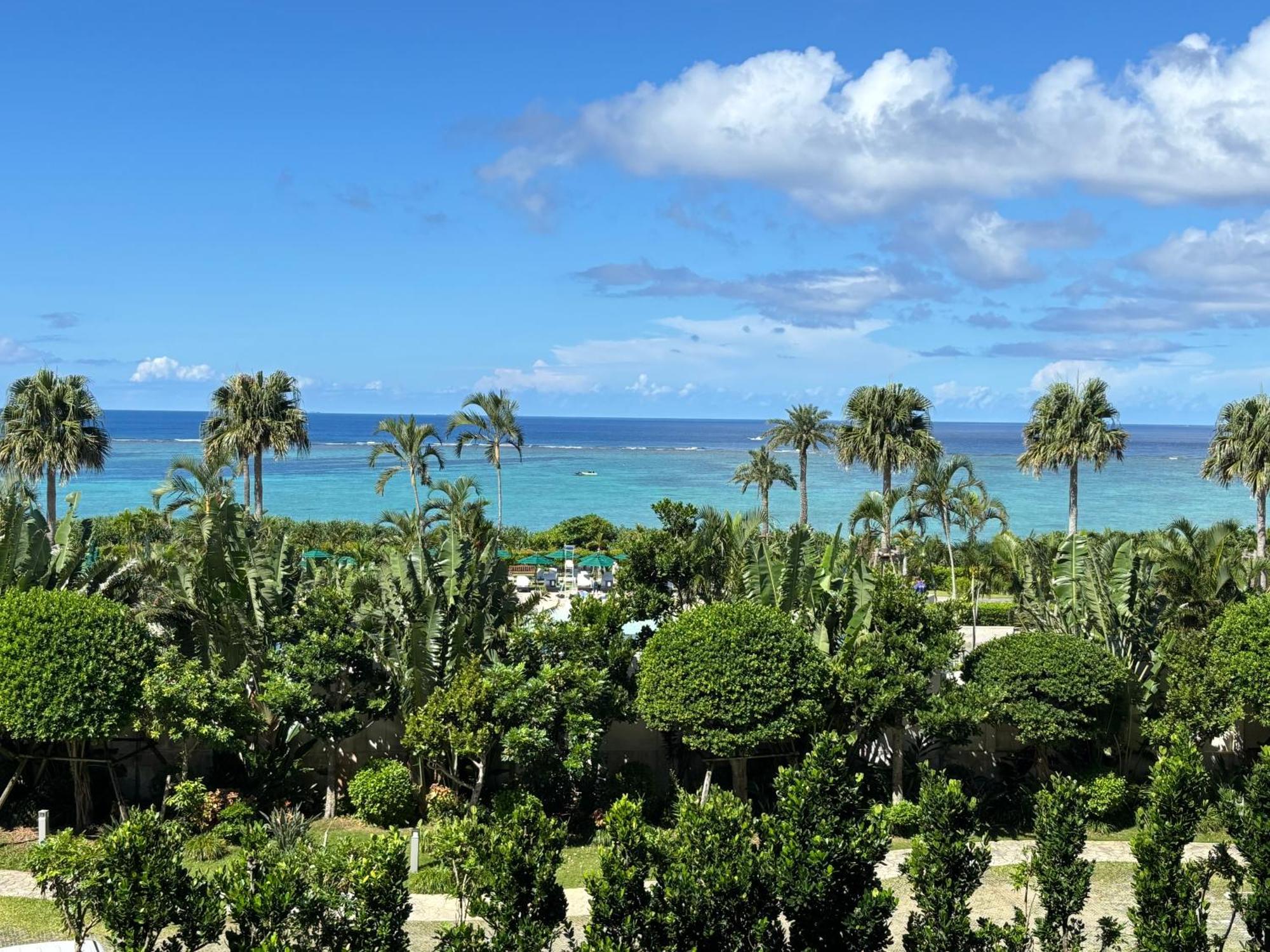 Hotel Monterey Okinawa Spa & Resort Onna Eksteriør billede View of the sea from the hotel