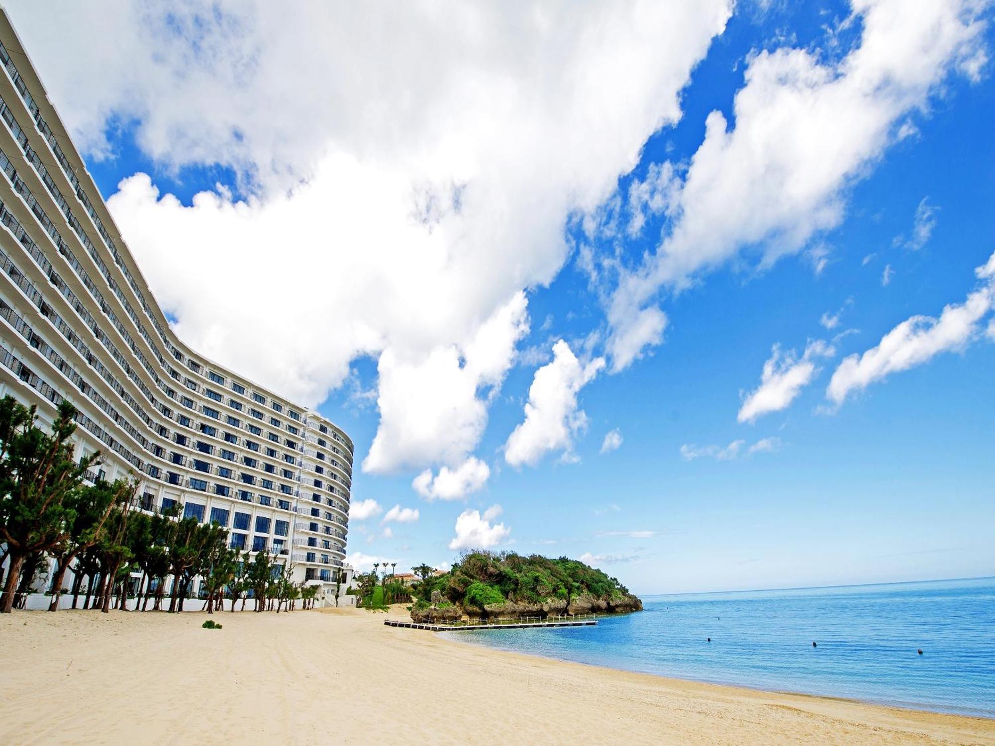 Hotel Monterey Okinawa Spa & Resort Onna Eksteriør billede Beach in Izu