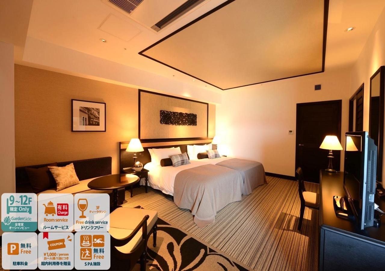 Hotel Monterey Okinawa Spa & Resort Onna Eksteriør billede Deluxe Room