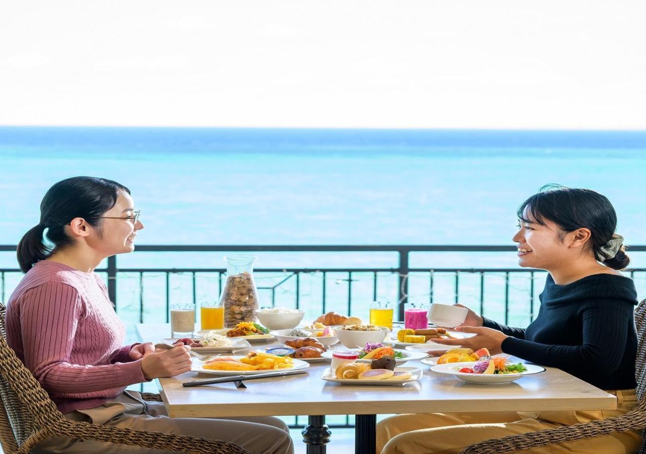 Hotel Monterey Okinawa Spa & Resort Onna Eksteriør billede A breakfast at the hotel