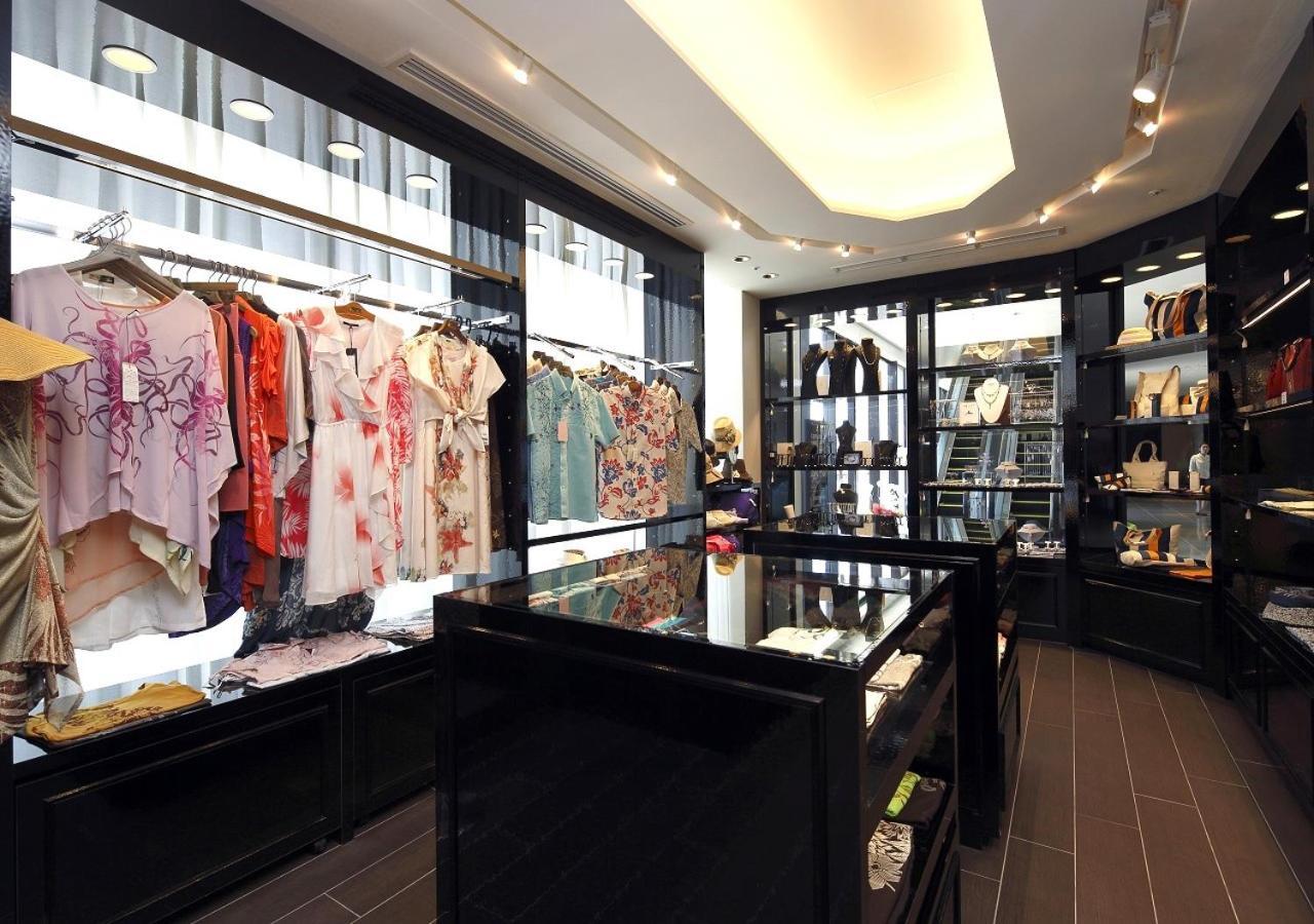 Hotel Monterey Okinawa Spa & Resort Onna Eksteriør billede A shop in Tokyo