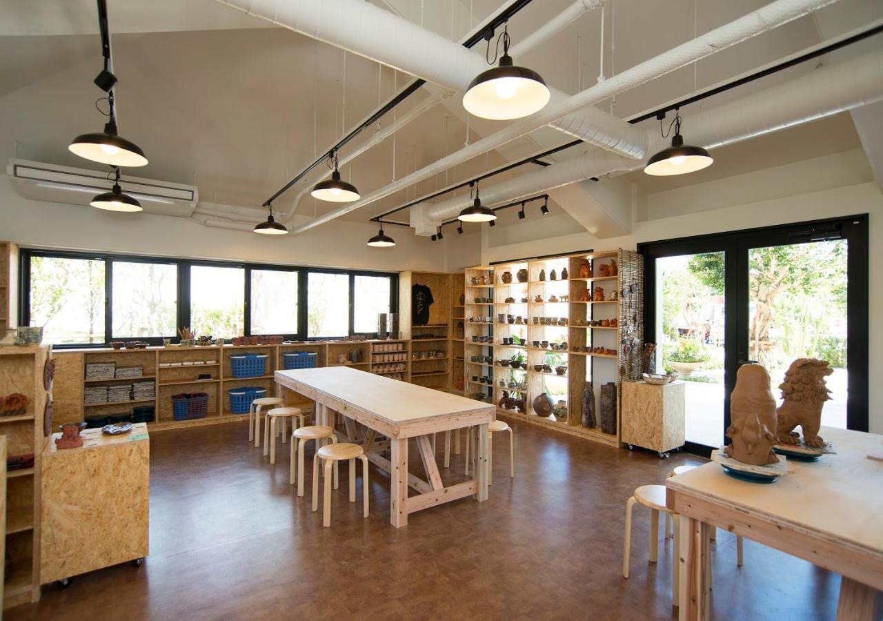 Hotel Monterey Okinawa Spa & Resort Onna Eksteriør billede The Art Studio