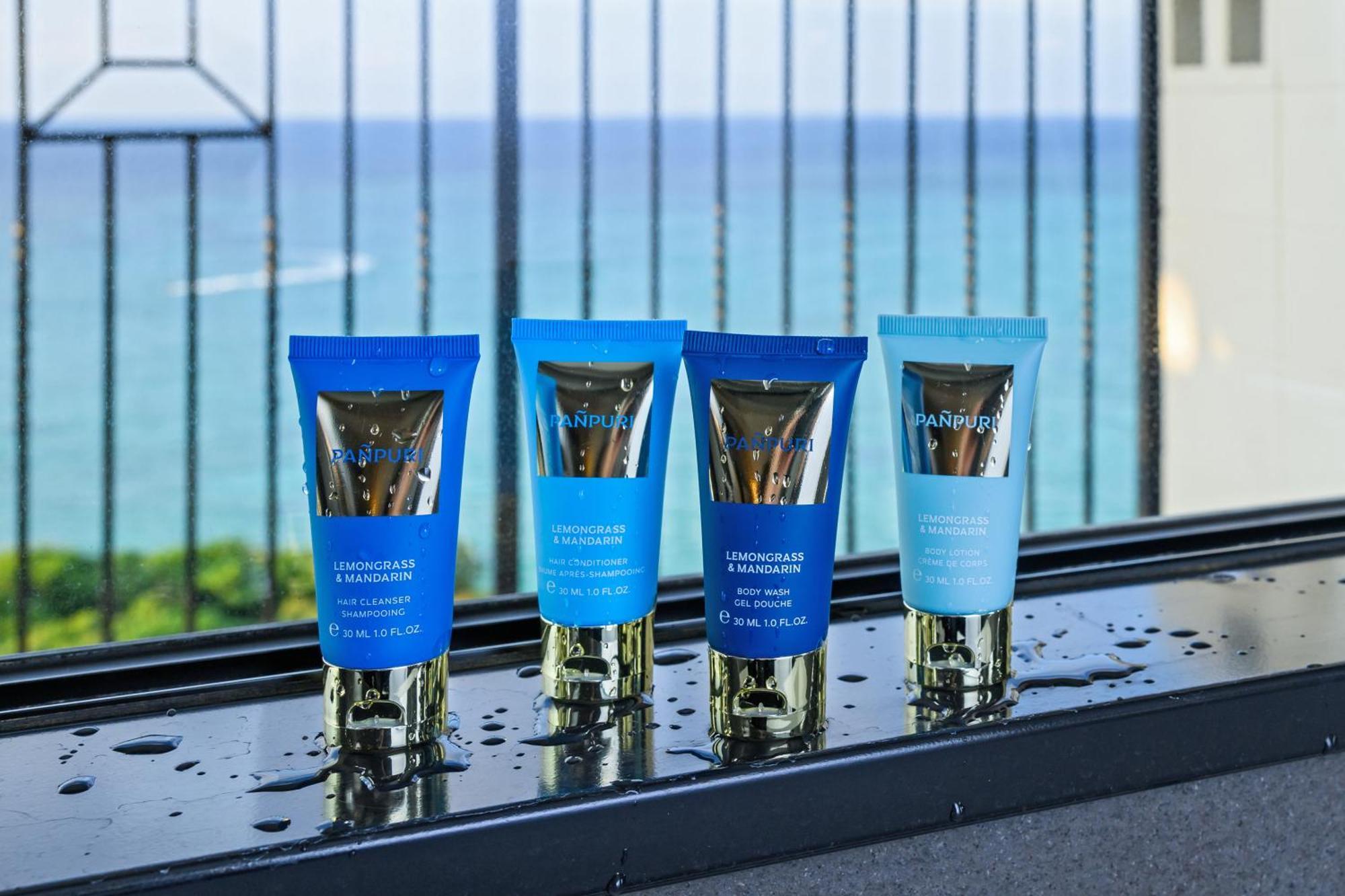 Hotel Monterey Okinawa Spa & Resort Onna Eksteriør billede The Sea Collection