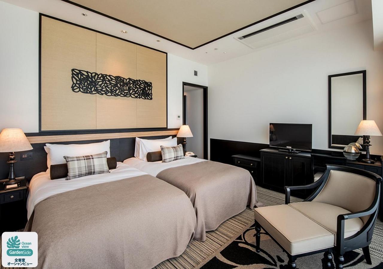 Hotel Monterey Okinawa Spa & Resort Onna Eksteriør billede Deluxe Room